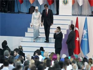 AK PARTİ KURULTAYI BAŞLADI.DAVUTOĞLU 2145 İMZA İLE TEK ADAY GÖSTERİLDİ.