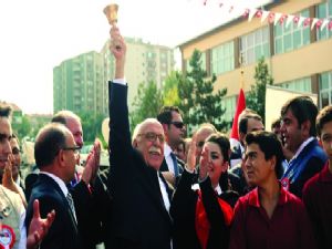 Bakan Avcı, Yeni Eğitim-Öğretim Yılının İlk Ders Zilini Çaldı